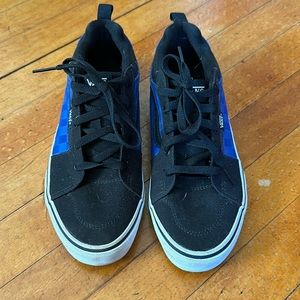 Youth Van’s Size 6